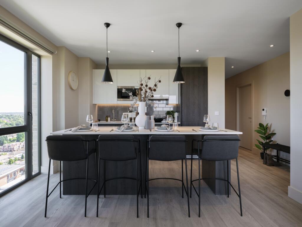 2 bedroom apartment for rent in Ascot Road, Watford, WD18