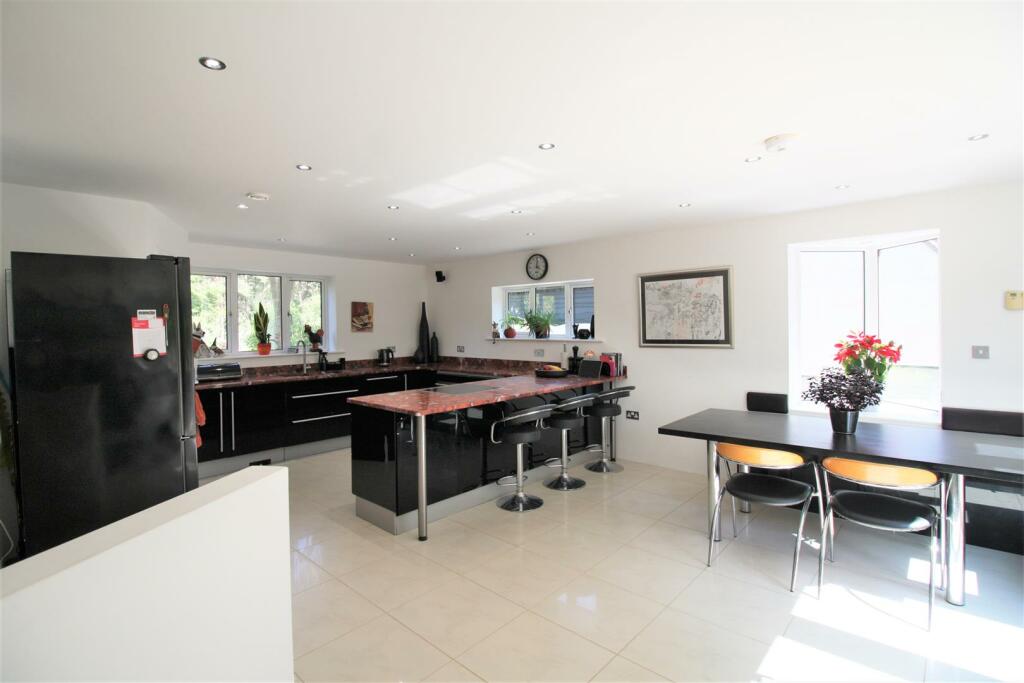 Additional property image - Ashley Drive South, Ashley Heath, Ringwood