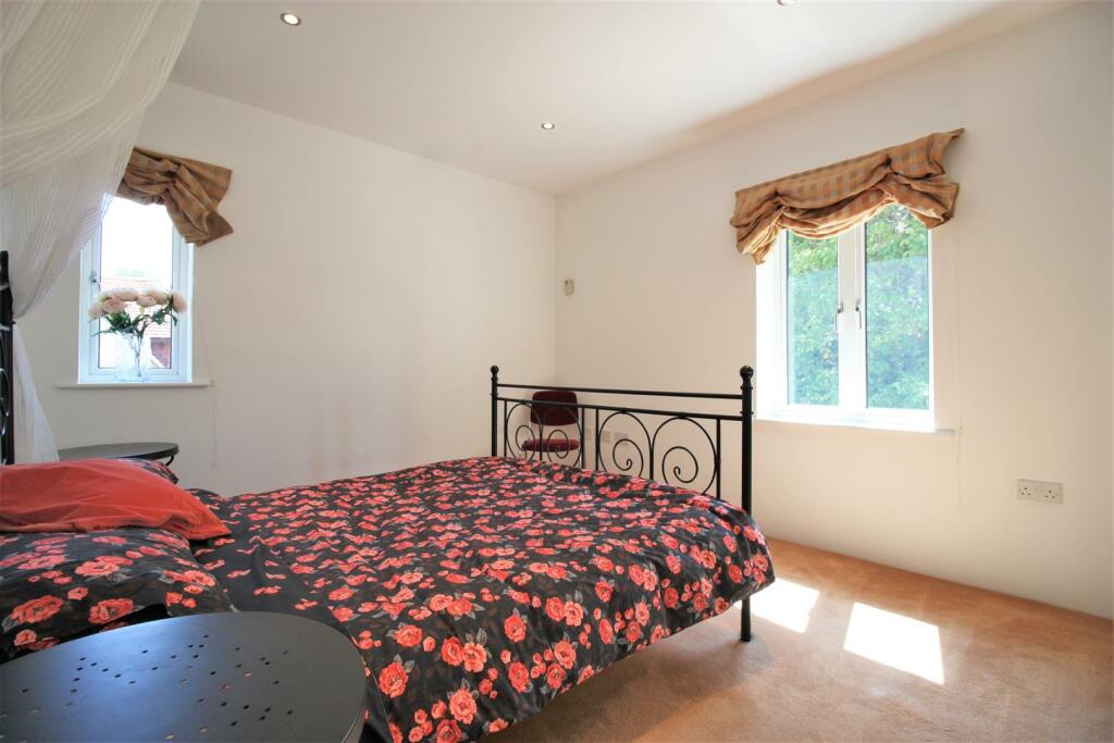 Additional property image - Ashley Drive South, Ashley Heath, Ringwood