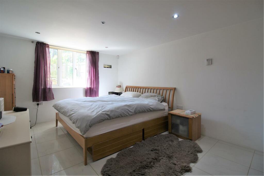 Additional property image - Ashley Drive South, Ashley Heath, Ringwood