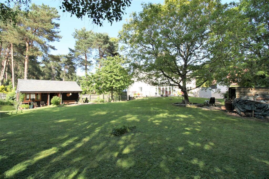 Additional property image - Ashley Drive South, Ashley Heath, Ringwood