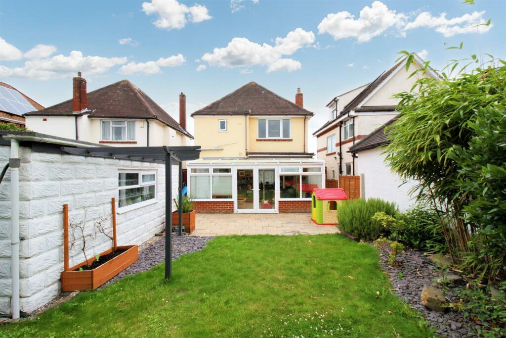 3 bedroom detached house for sale in Muscliffe Lane, Bournemouth, BH9