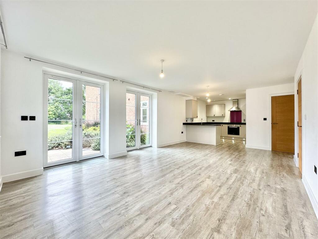 3 bedroom apartment for sale in Beaufoys Avenue, Ferndown, BH22