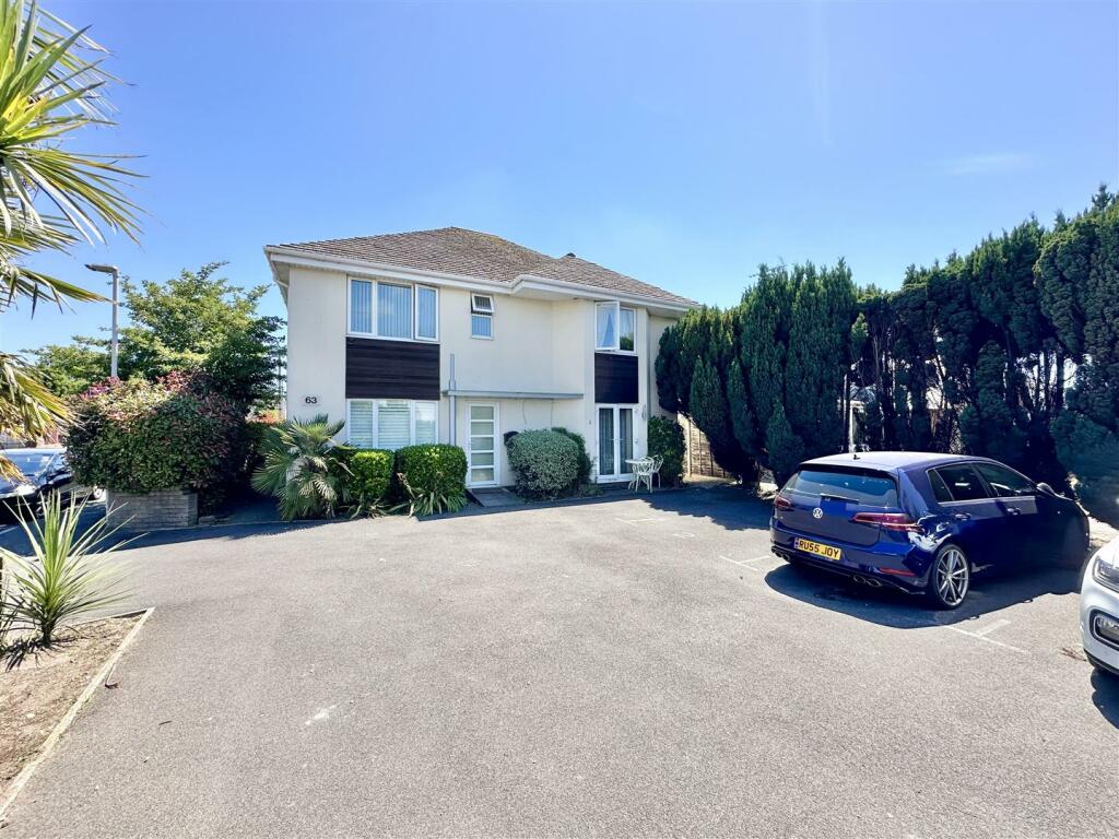 1 bedroom flat for sale in Waterloo Road, Darbys Corner, Poole, BH17