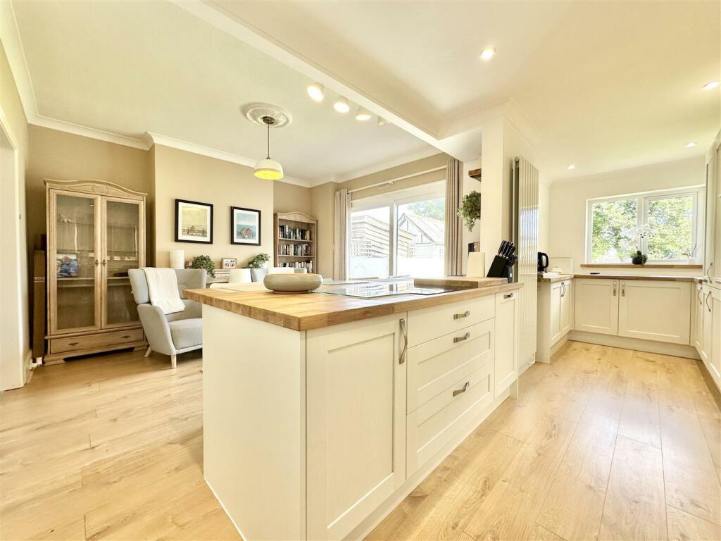 Additional property image - Wallisdown Road, Bournemouth