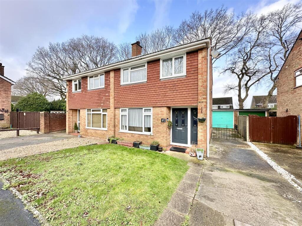 Main image of property: Siskin Close, Ferndown
