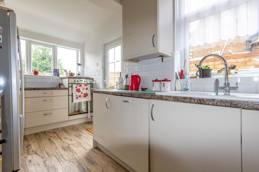 3 bedroom semidetached house for sale in Newark Avenue, Peterborough, PE1