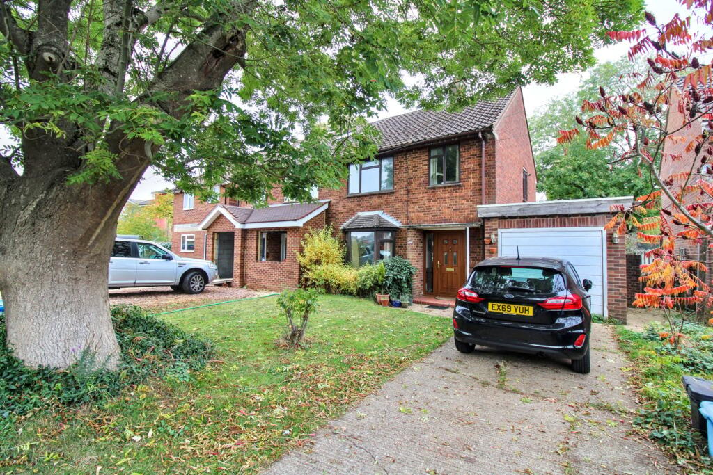 Main image of property: Leaves Spring, Stevenage, SG2