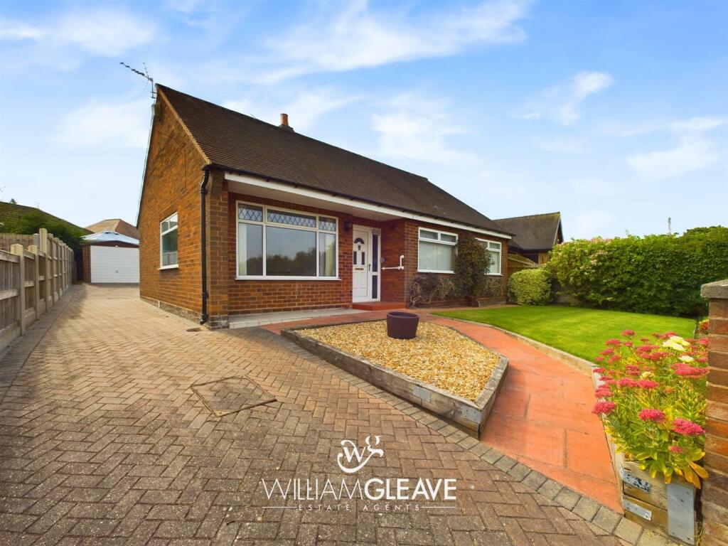 3 bedroom bungalow for sale in Mold Road, Connah's Quay, Deeside, CH5