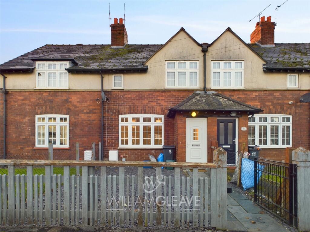 2 bedroom terraced house for sale in Kingsley Road, Garden City