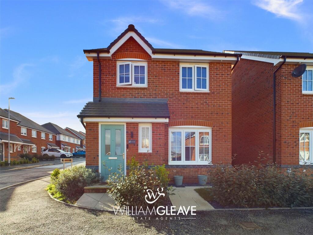 3 bedroom detached house for sale in Ffordd Madog, Oakenholt, Flint