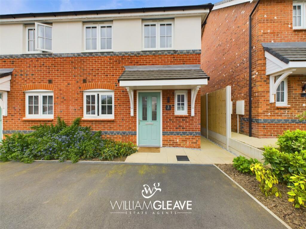 3 bedroom semidetached house for sale in Clos Trillo, Oakenholt, Flint