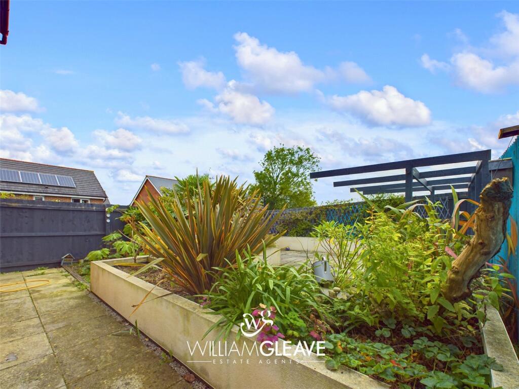 Additional property image - Rhodfa Gwenffrewi, Oakenholt, Flint, Flintshire, CH6