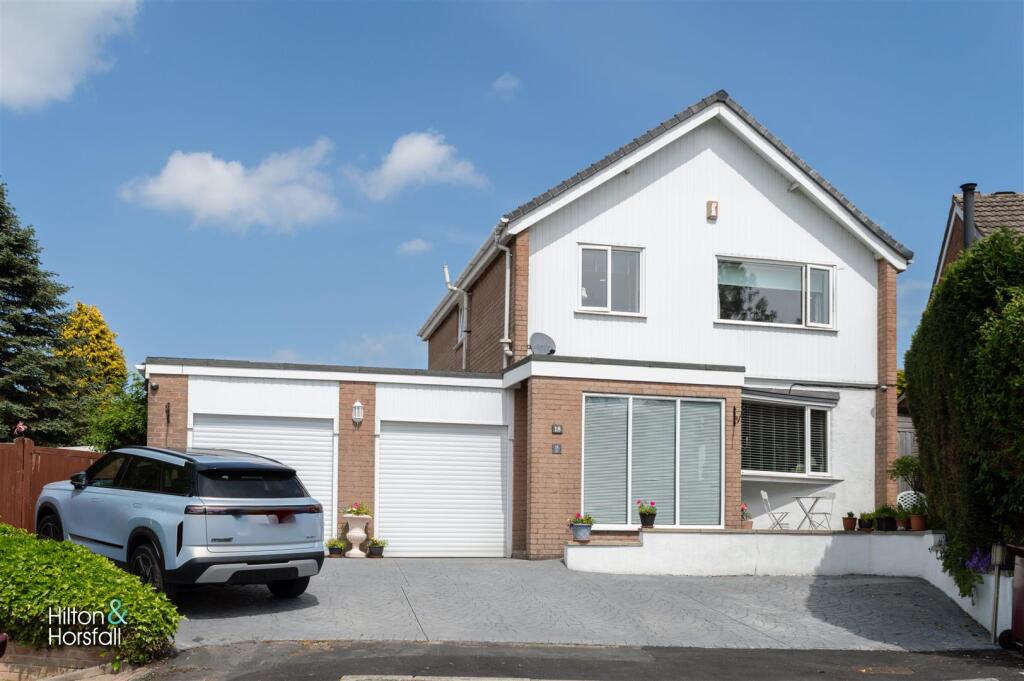Main image of property: Harewood Avenue, Simonstone