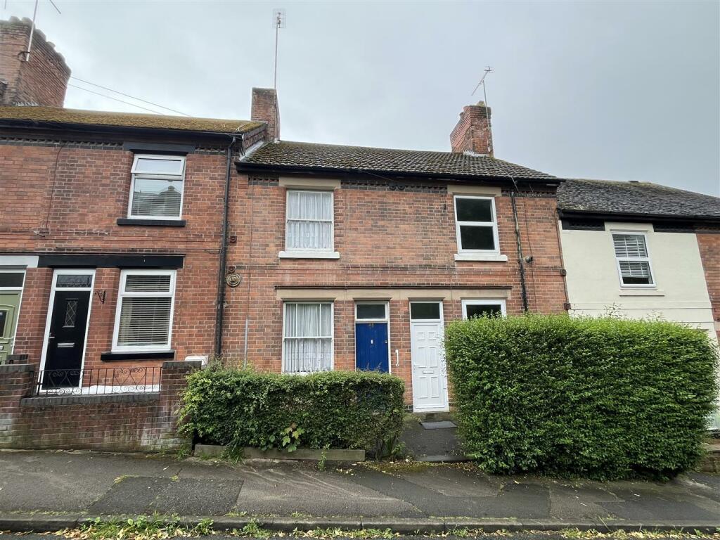 2 bedroom terraced house for sale in Scalpcliffe Road, BurtonOnTrent