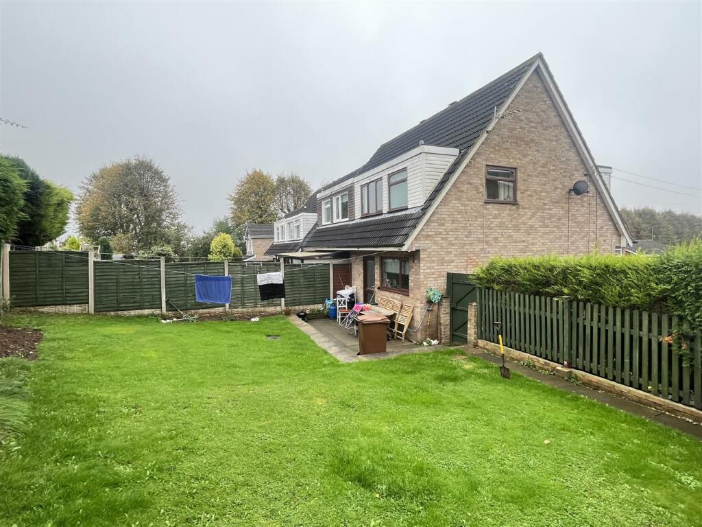 3 bedroom semidetached house for sale in Newfield Road, BurtonOn