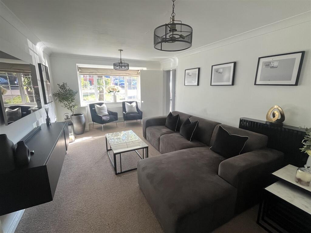 Additional property image - Thompson Close, Swadlincote