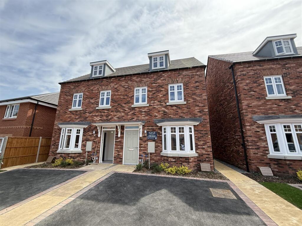 3 bedroom semi-detached house