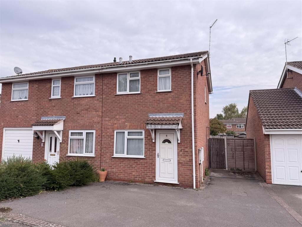 Main image of property: Glamis Close, Stretton