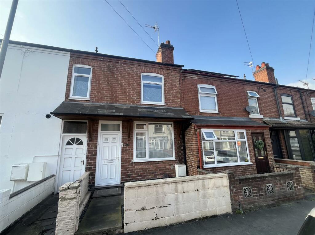5 bedroom terraced house for sale in Calais Road, BurtonOnTrent, DE13