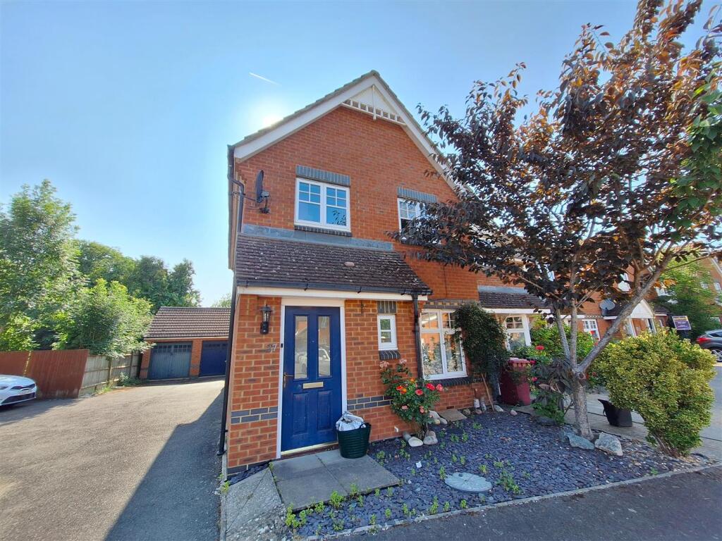 Main image of property: Clonmel Close