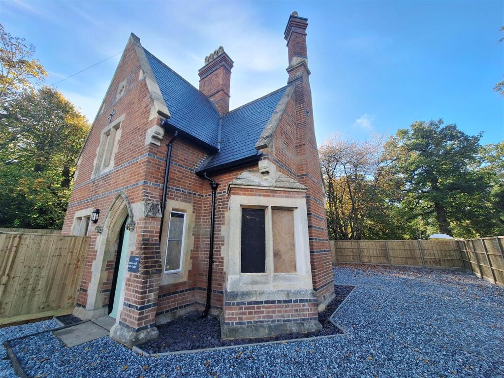 Main image of property: Gate Lodge