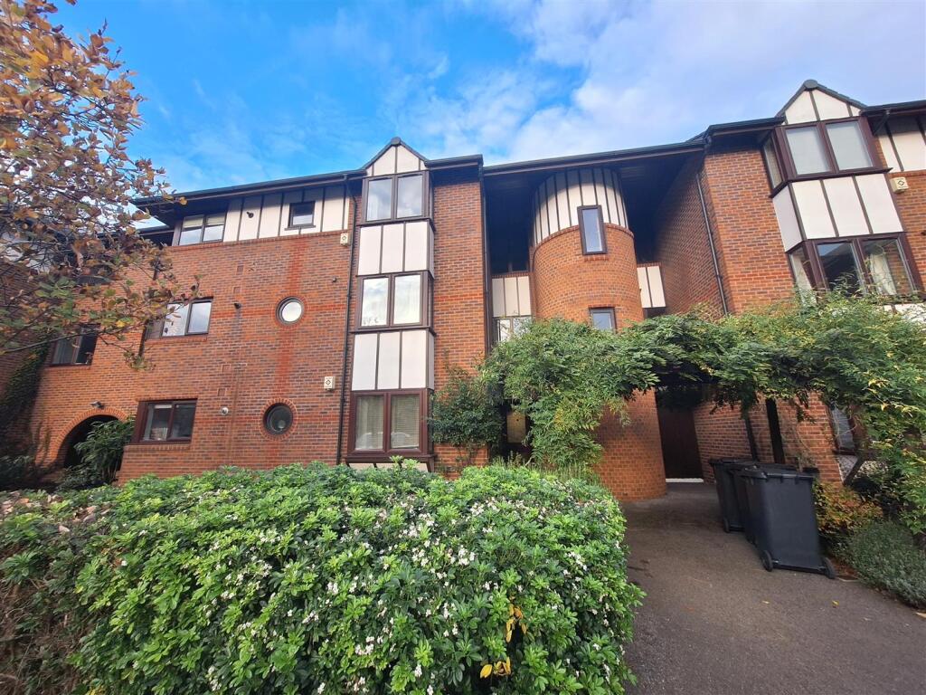 Main image of property: Caversham Wharf