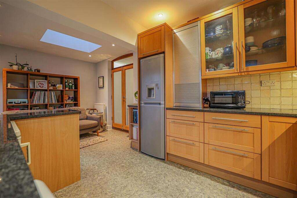 Additional property image - Luton Road, Harpenden, AL5