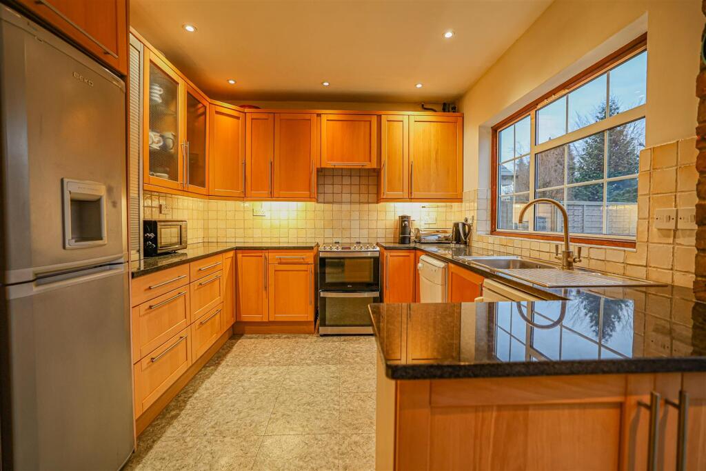 Additional property image - Luton Road, Harpenden, AL5