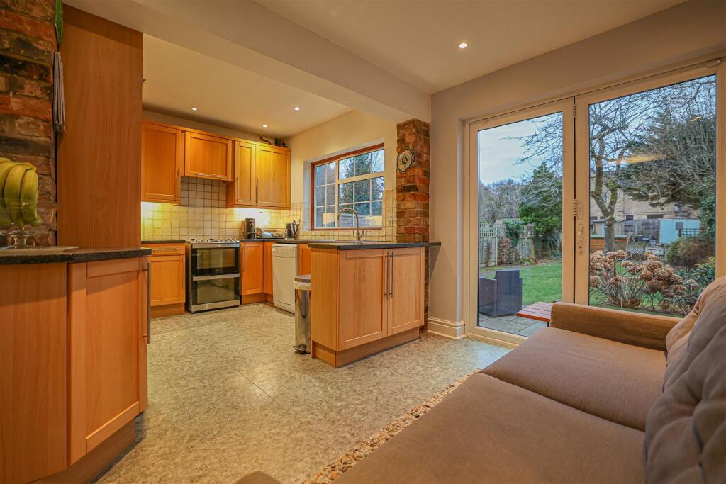 Additional property image - Luton Road, Harpenden, AL5