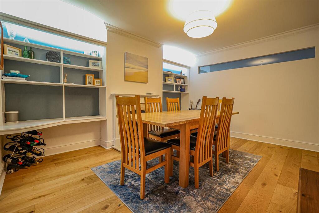 Additional property image - Luton Road, Harpenden, AL5