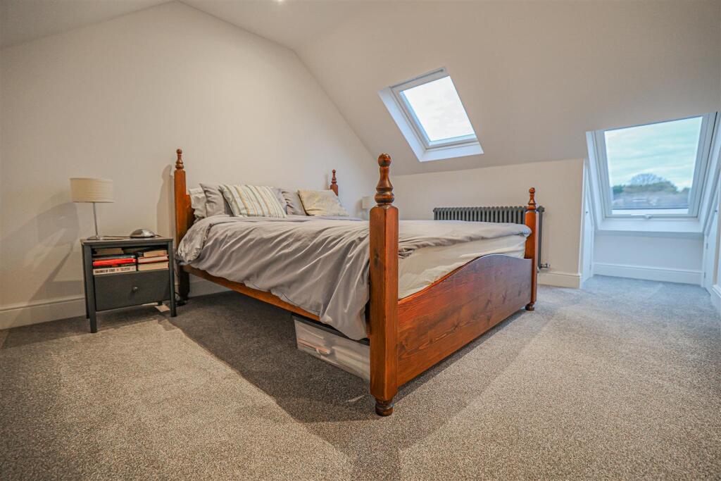 Additional property image - Luton Road, Harpenden, AL5
