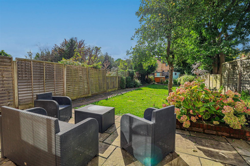 Additional property image - Luton Road, Harpenden, AL5
