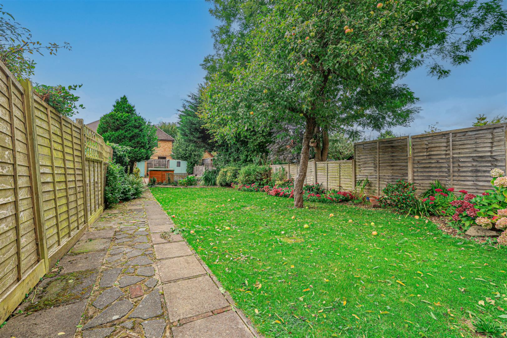 Additional property image - Luton Road, Harpenden, AL5