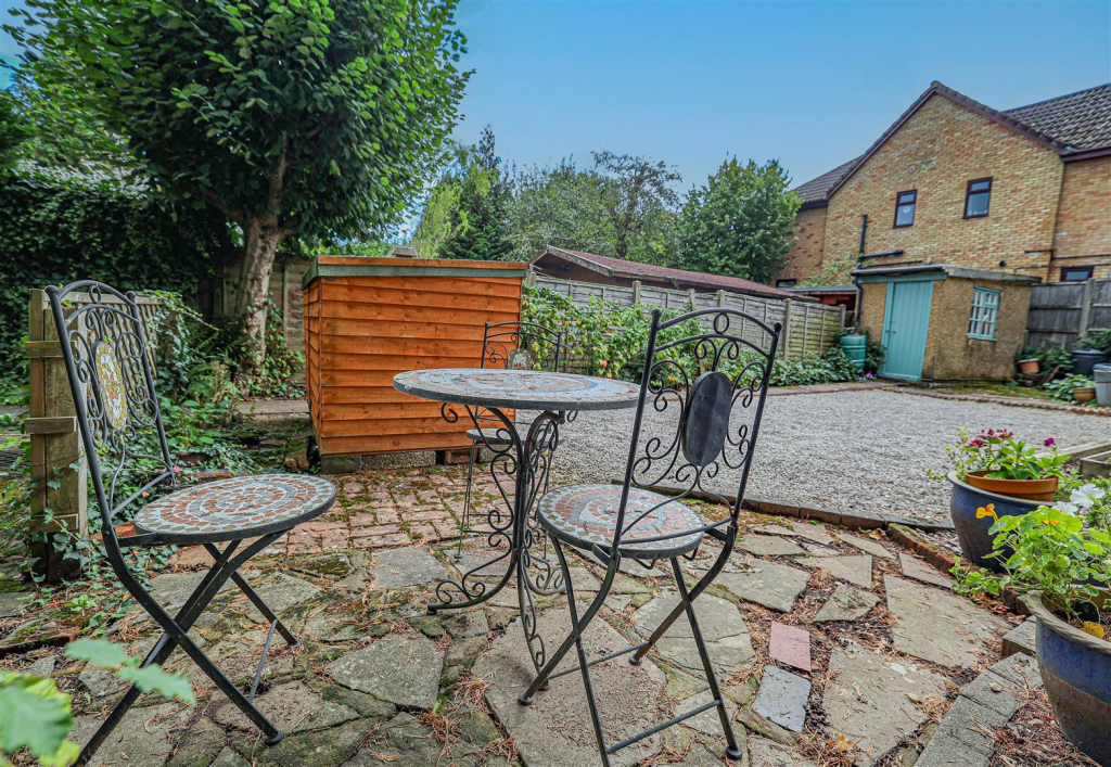 Additional property image - Luton Road, Harpenden, AL5