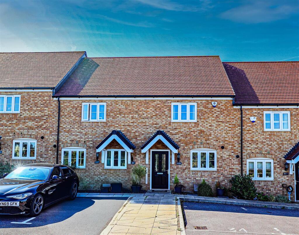 Main image of property: Pipit Walk, Hemel Hempstead, HP3