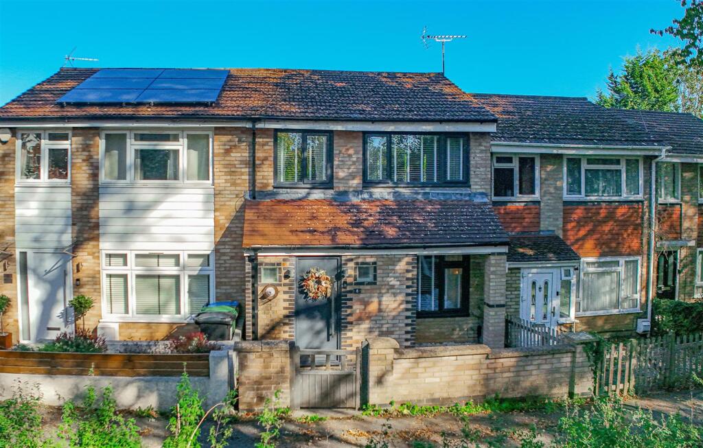 Main image of property: Kimpton Close, Hemel Hempstead, HP2