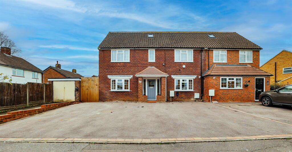Main image of property: Brickmakers Lane, Hemel Hempstead, HP3