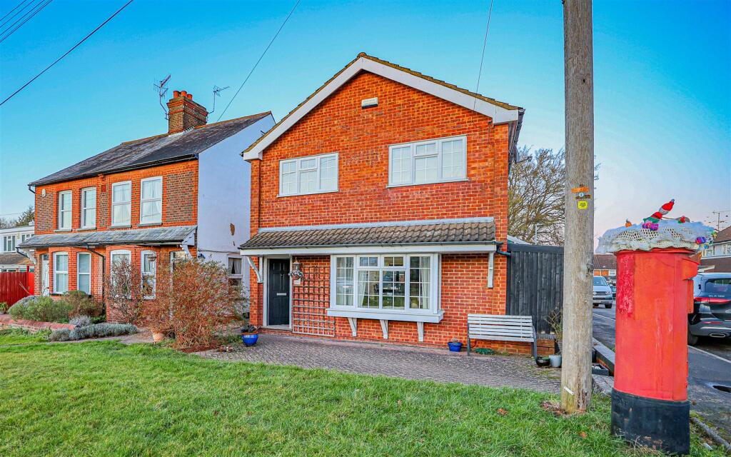 Main image of property: Leverstock Green Road, Hemel Hempstead, HP3