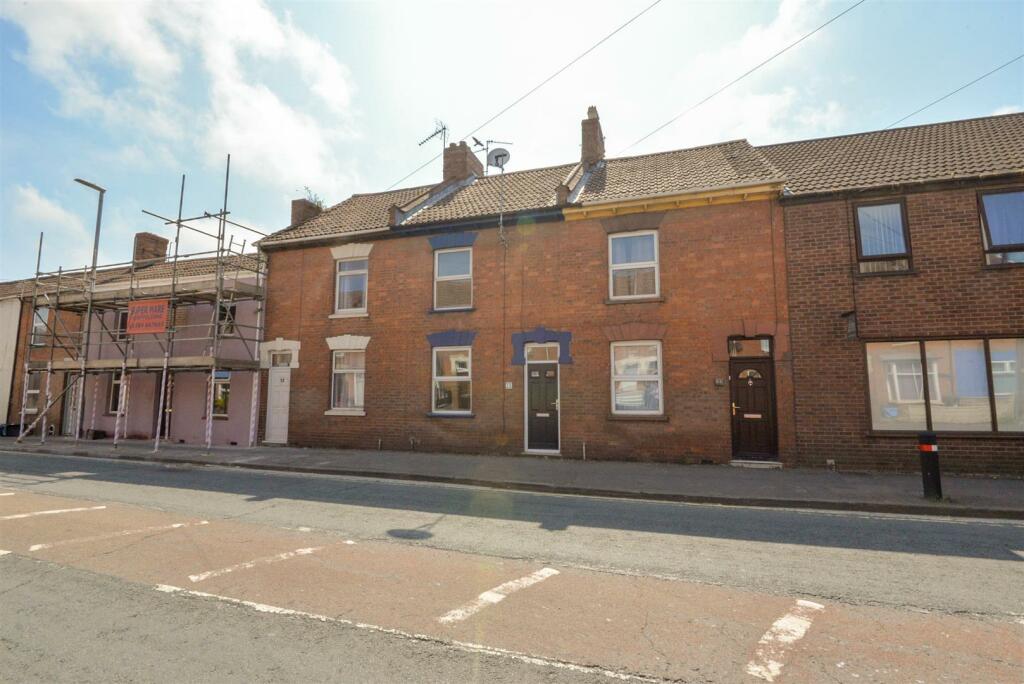 3 bedroom terraced house for sale in Bath Road, Bridgwater, TA6