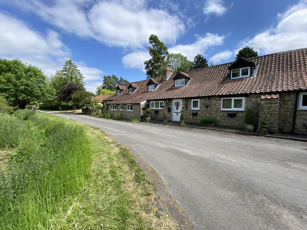 3 bedroom terraced house for sale in Eves Cottage, Widows Row, Beck