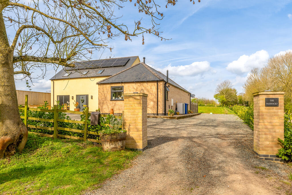 4 bedroom detached house for sale in The Paddocks, Moor Road, North