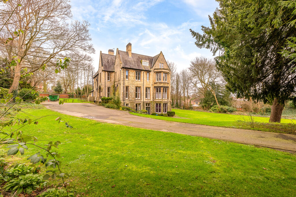 House for sale in Eastgate House, Wragby Road, Lincoln, Lincolnshire