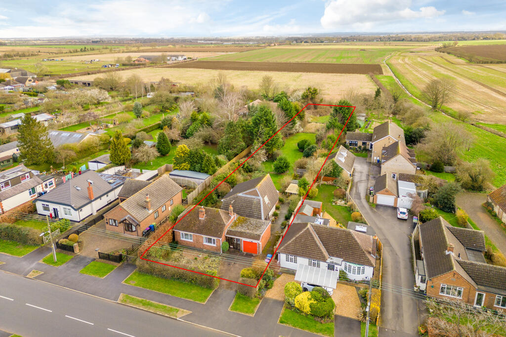 4 bedroom detached bungalow for sale in Lodge Lane, Nettleham, Lincoln
