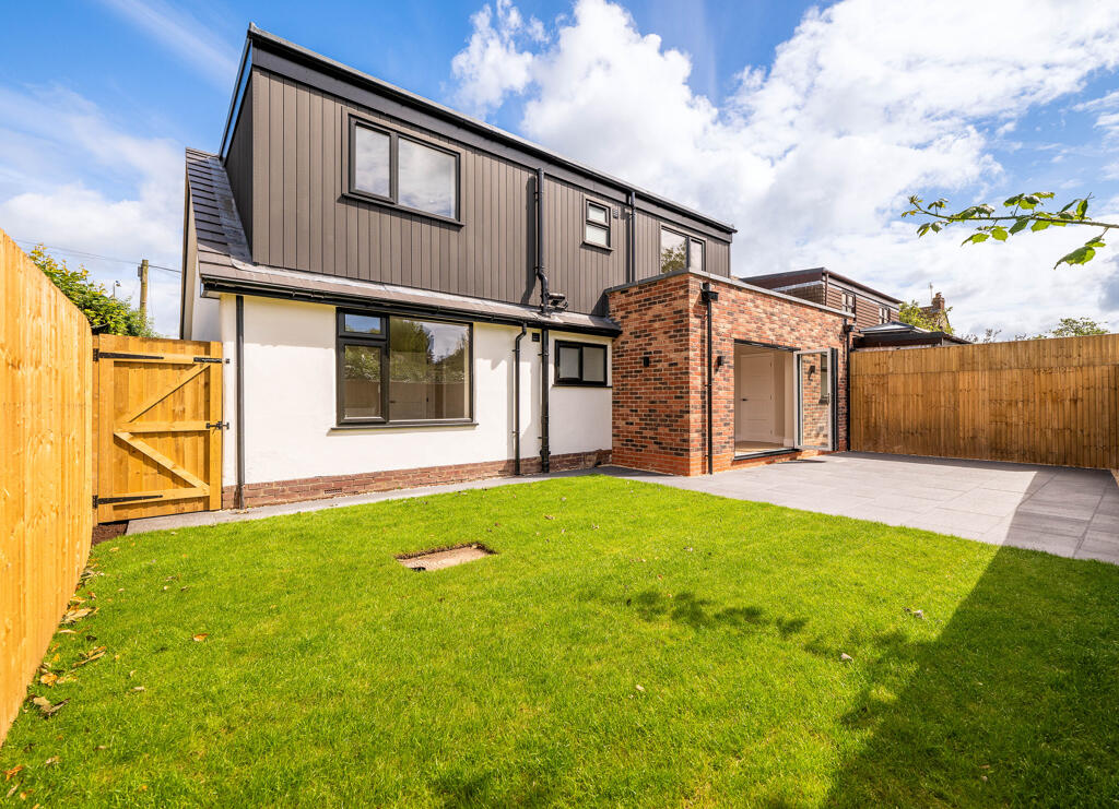 3 bedroom detached house for sale in Eastfield Lane, Welton, Lincoln