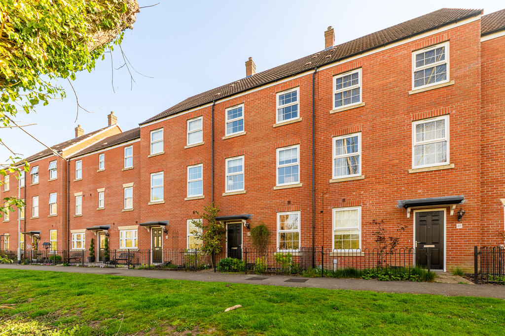 Main image of property: 28 Bells Yard Close, Horncastle, Lincolnshire, LN9 5BT