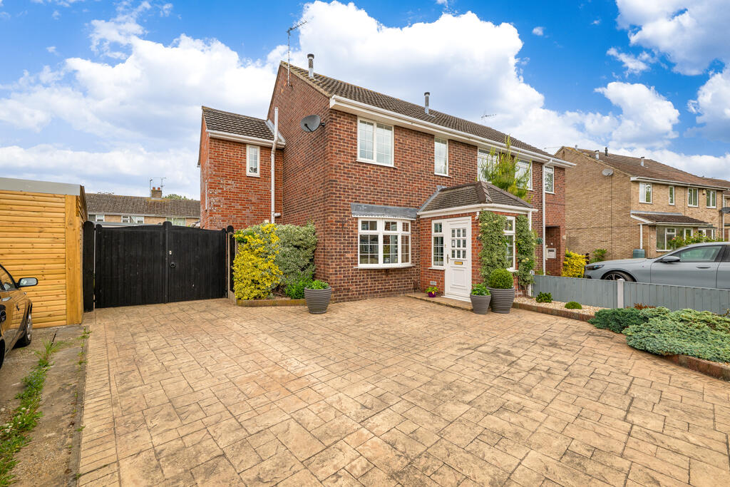 Main image of property: Winniffe Gardens, Lincoln, Lincolnshire, LN2 4RP