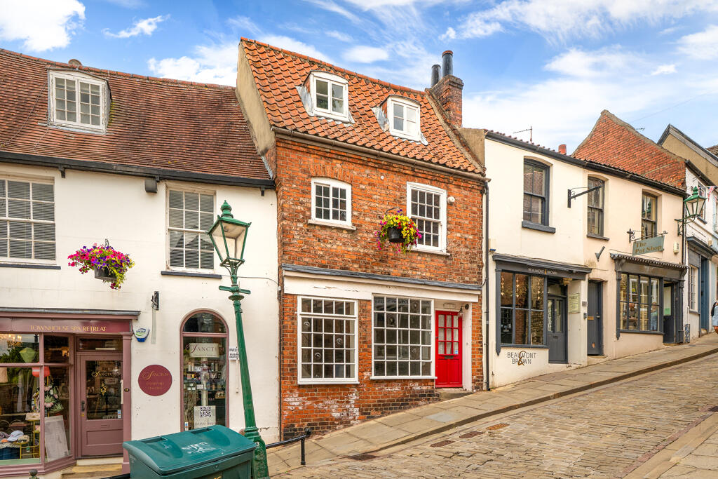 Main image of property: 14 Steep Hill, Lincoln, Lincolnshire, LN2 1LT