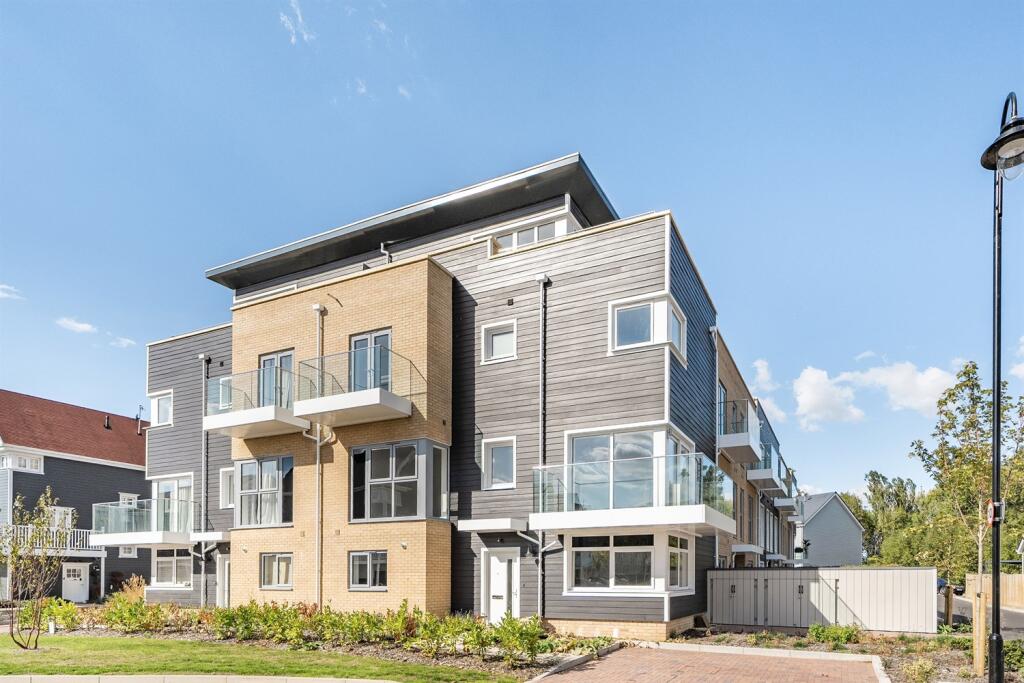Main image of property: Lanesborough Street, Reading, RG2