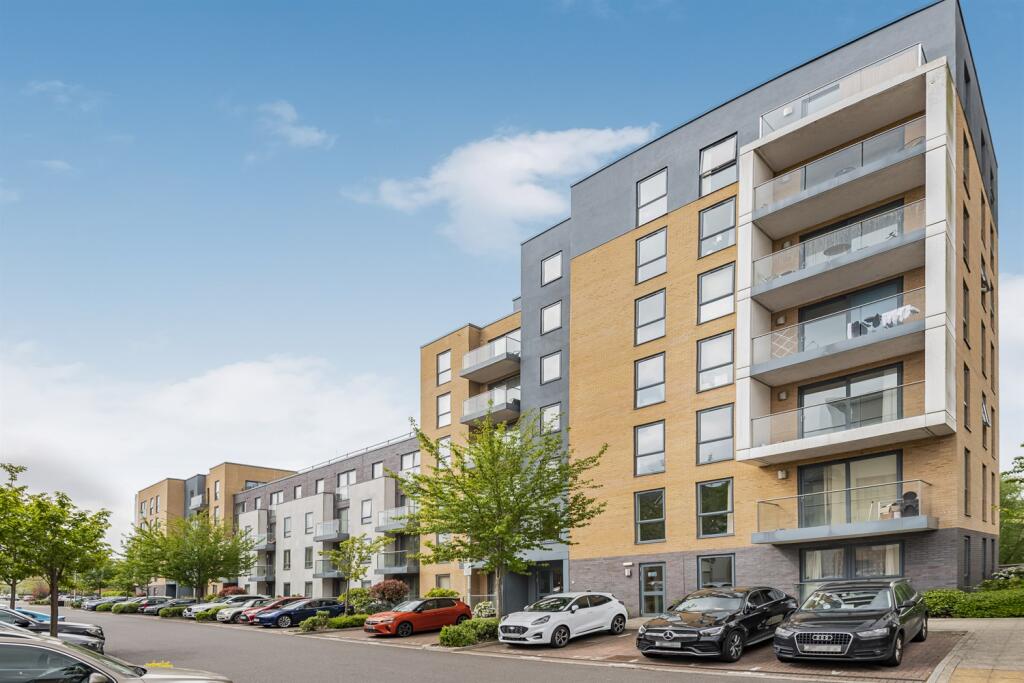 Main image of property: 401, Drake Way, Reading, RG2